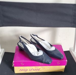 Easy Street Womens Pumps, Heel, Navy, 6W